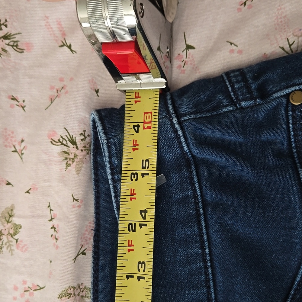 Chico's Jeans in Chico's Size 1 - Picture 5 of 8